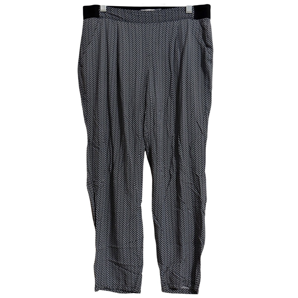 Old Navy Women's Printed Straight Leg Pants Small Black White Chevron‎